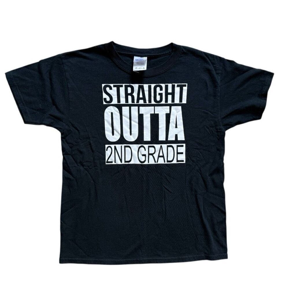 Youth Unisex Boys Girls Straight Outta 2nd Grade Graphic Tee Shirt - Sz M